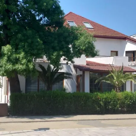 Guest house Vila Miluna Mamaia